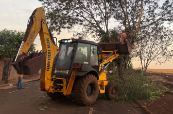 Prefeitura atua nas ruas após temporal em Florínea