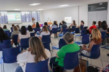 FLORÍNEA PARTICIPA DO ENCONTRO REGIONAL DE EDUCAÇÃO CIVAP