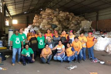 COLETORES DE FLORÍNEA PARTICIPAM DE APRENDIZADO NA RECICLAM