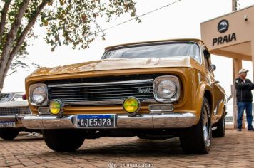 1º ENCONTRO DE CARROS ANTIGOS EM FLORÍNEA FOI UM SUCESSO