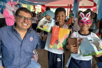 PREFEITURA DE FLORÍNEA DISTRIBUI OVOS DE PÁSCOA A ALUNOS DAS ESCOLAS DO MUNICÍPIO