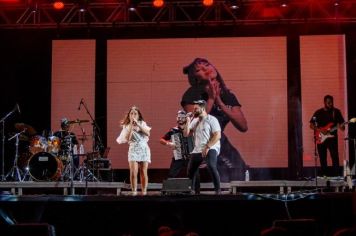 Nosso primeiro dia de festa foi um sucesso, um grande show de Mariana e Mateus! 