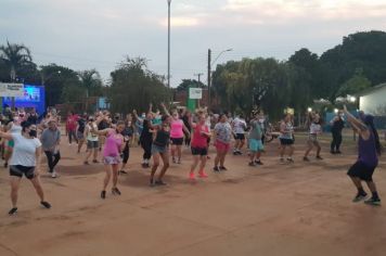 FLORÍNEA INICIA AULAS DE ZUMBA 