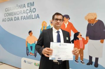 FLORÍNEA RECEBE SELO MUNICÍPIO AMIGO DA FAMÍLIA EM BRASÍLIA