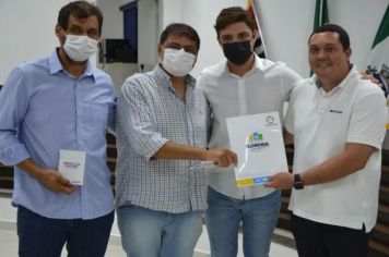 DUDA PARTICIPA DE ENCONTRO COM DEPUTADO ESTADUAL THIAGO AURICCHIO EM CRUZÁLIA