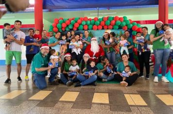 FLORÍNEA RECEBE PAPAI NOEL DA NOVAMERICA