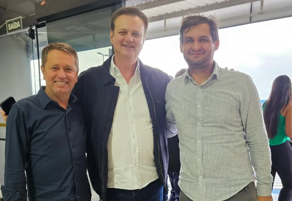 Compromisso e Trabalho pelo Desenvolvimento!