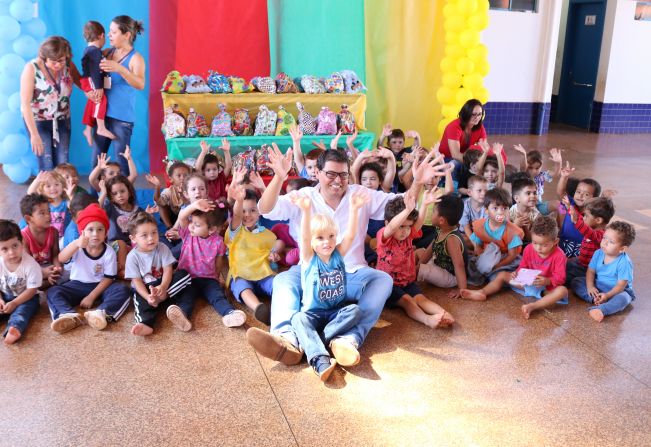 PROJETO CORES É UM SUCESSO NA CRECHE ESCOLA PADRE DANILO CAPPELLETTO