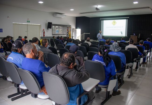 PREFEITURA REALIZA CAPACITAÇÃO AOS SERVIDORES DO SETOR DE OBRAS, AGRICULTURA E MEIO AMBIENTE COM FOCO NA SEGURANÇA DO TRABALHO