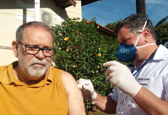 FLORÍNEA REALIZA VACINAÇÃO H1N1 NA PRAÇA DA MATRIZ E ZONA RURAL