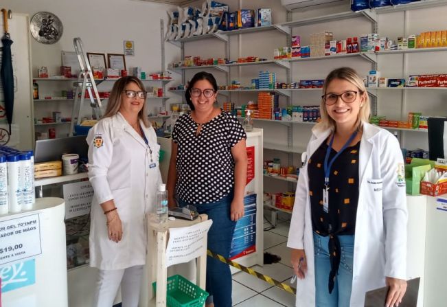 SECRETARIA DA SAÚDE REALIZA ENTREGA DE ÁLCOOL EM GEL, LÍQUIDO E MASCARAS PARA COMÉRCIO LOCAL