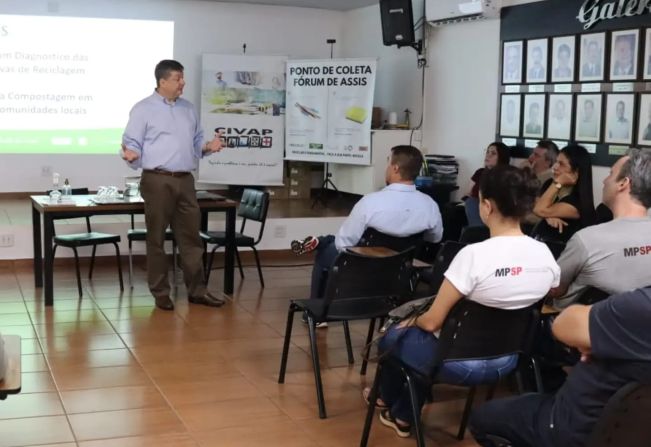 FLORÍNEA PARTICIPA DE REUNIÃO NO CIVAP SOBRE EDUCAÇÃO AMBIENTAL