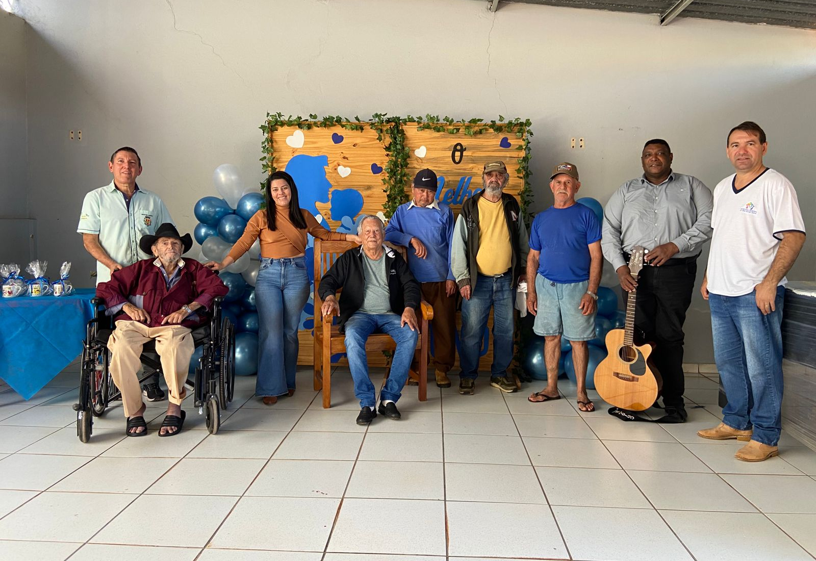 CENTRO DE CONVIVÊNCIA DO IDOSO REALIZA ATIVIDADE EM ALUSÃO AO DIA DOS PAIS.