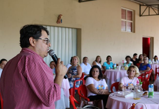 PREFEITO DUDA PARTICIPA DO CAFÉ DA TARDE DA ASSOCIAÇÃO DO CÂNCER DE FLORÍNEA