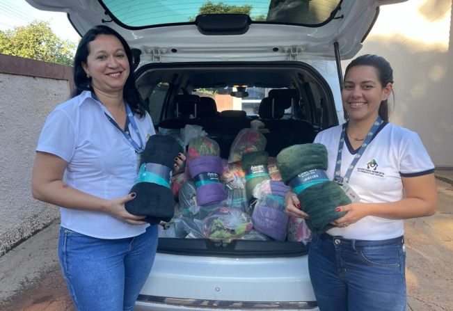 FUNDO SOCIAL ENTREGA COBERTORES A FAMÍLIAS FLORINENSES