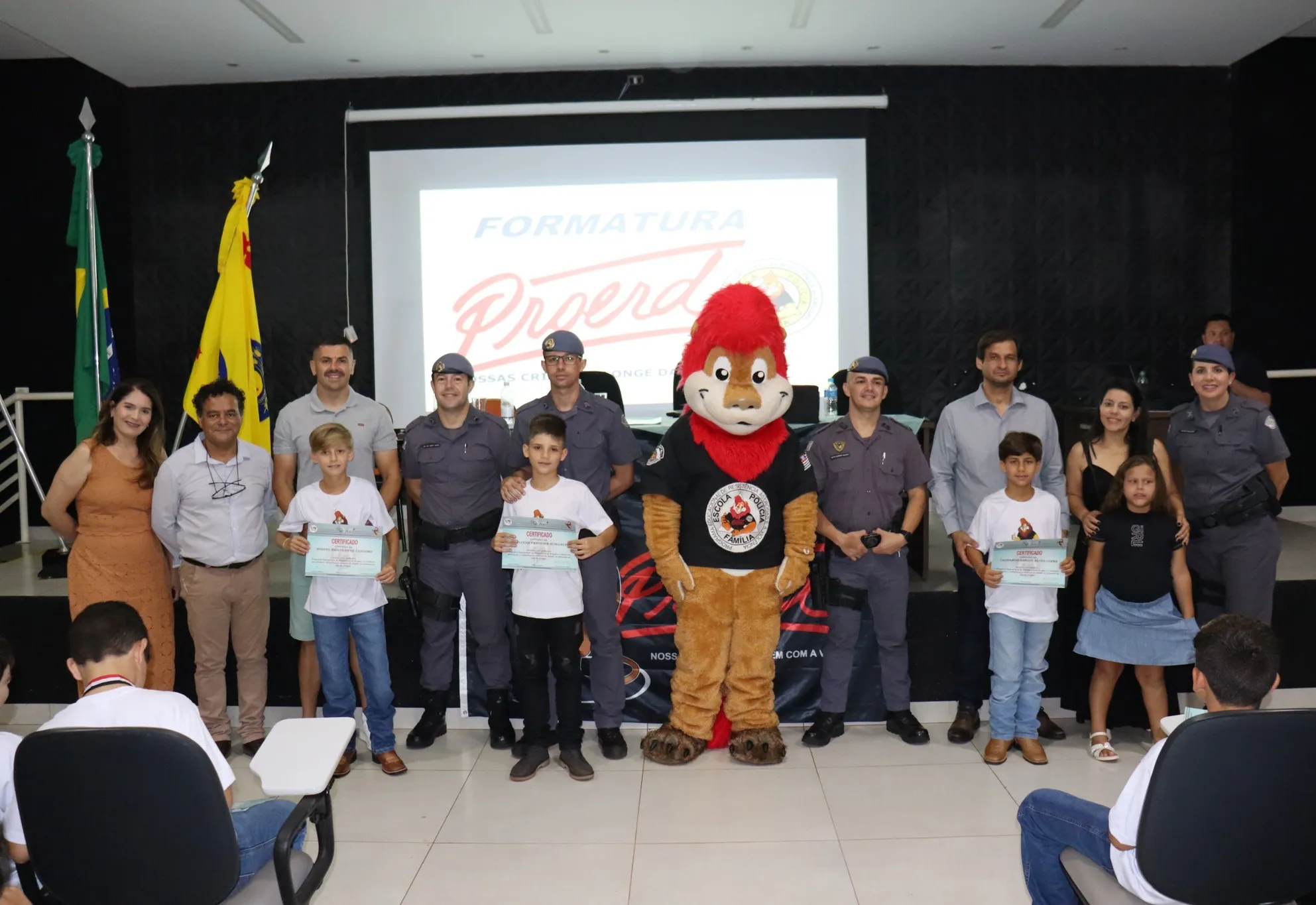 Crianças de Florínea se Formam no PROERD!