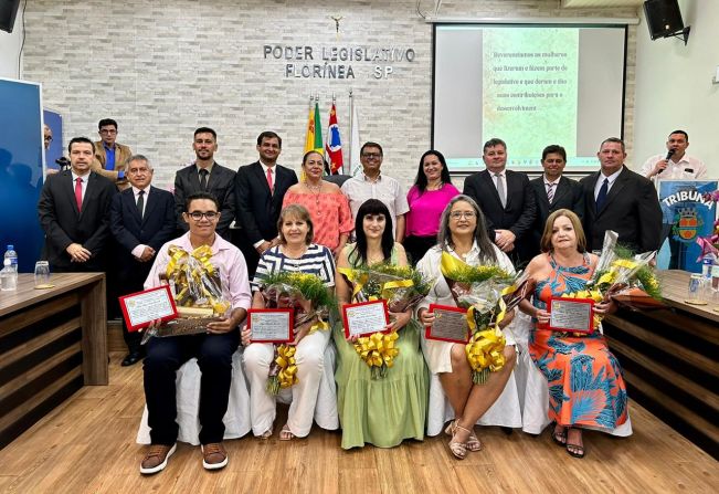 PREFEITO DUDA, PRIMEIRA DAMA ROSI E VICE LENINHA PARTICIPAM DE HOMENAGEM A EX-VEREADORAS EM ALUSÃO AO DIA INTERNACIONAL DA MULHER NA CÂMARA MUNICIPAL