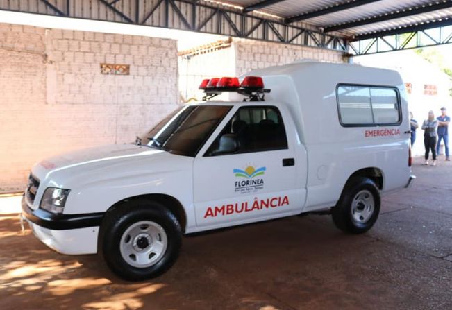 PREFEITURA DE FLORÍNEA ENTREGA AMBULÂNCIA REFORMADA PARA SAÚDE