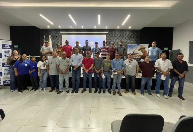 FLORÍNEA REALIZA EVENTO EM ALUSÃO AO DIA DO AGRICULTOR