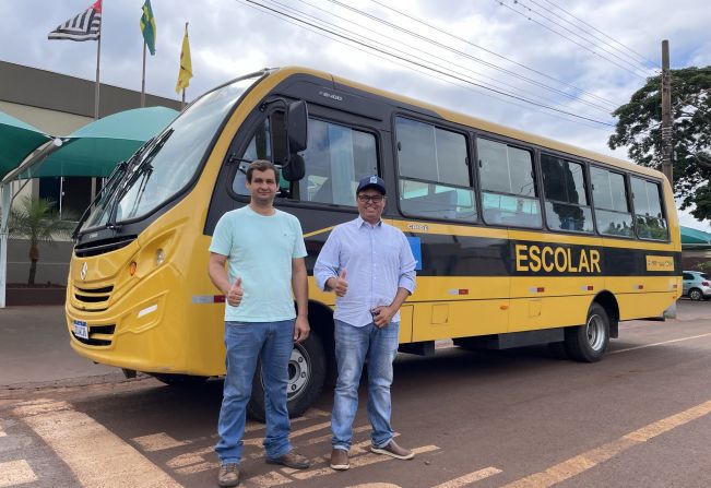 FLORÍNEA CONQUISTA NOVO ÔNIBUS ESCOLAR