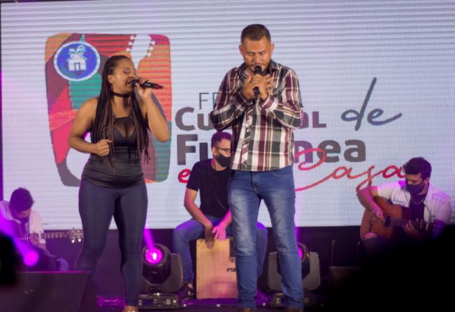 1° FESTIVAL CULTURAL FLORÍNEA  EM CASA FOI UM SUCESSO