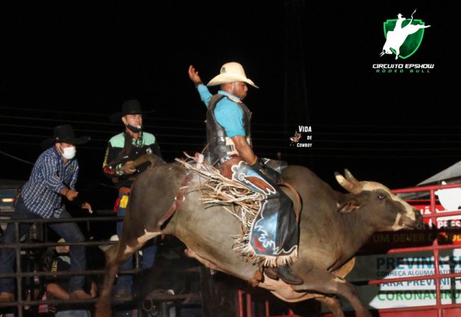 1º RODEIO LIVE DE FLORÍNEA FOI UM SUCESSO