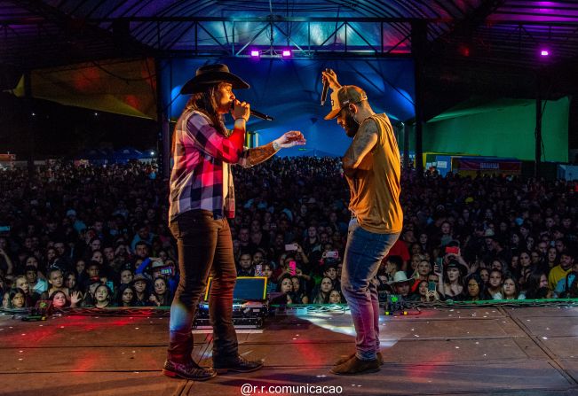 SUCESSO E RECORDE DE PÚBLICO NA 31ª FESTA JULINA DE FLORÍNEA