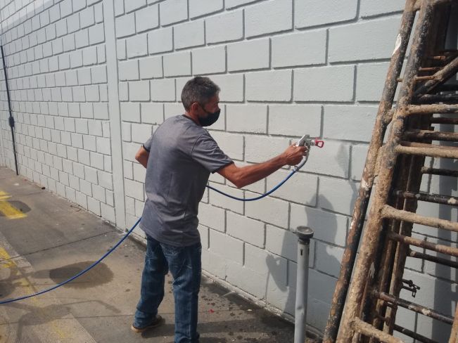 PREFEITURA ADQUIRE EQUIPAMENTO PARA PINTURA E SINALIZAÇÃO DE RUAS