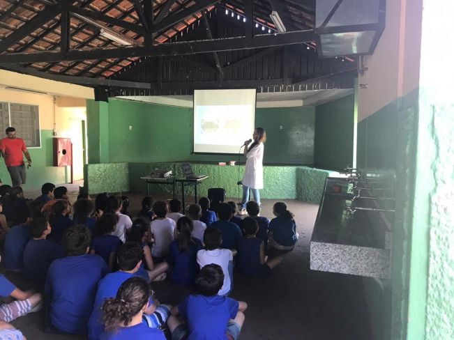 SECRETARIA DE SAÚDE REALIZA ATIVIDADE NAS ESCOLAS SOBRE A HIGIENE BUCAL