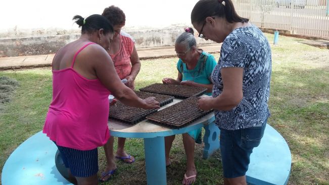 FLORÍNEA REALIZA PROJETO DE EDUCAÇÃO AMBIENTAL PARA MELHOR IDADE