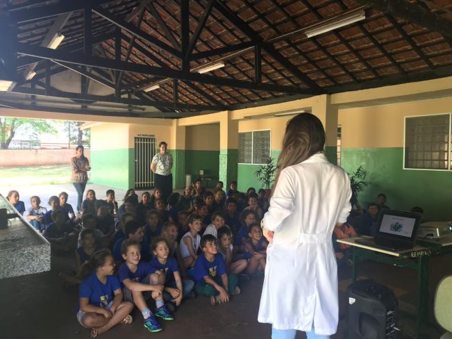 SECRETARIA DE SAÚDE REALIZA ATIVIDADE NAS ESCOLAS SOBRE A HIGIENE BUCAL