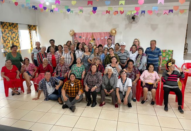 CENTRO DE CONVIVÊNCIA DO IDOSO REALIZA FESTA JUNINA