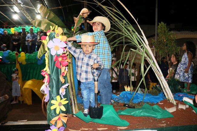 PREFEITURA REALIZA DESFILE CÍVICO EM ALUSÃO AO DIA DA INDEPENDÊNCIA