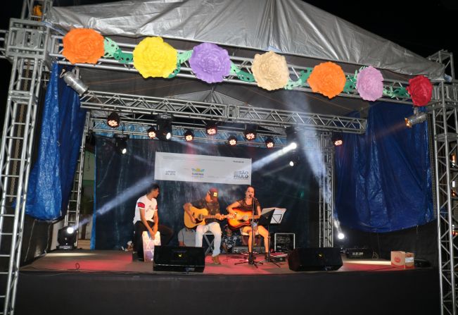 FEIRA DA LUA E FESTA DA PRIMAVERA MOVIMENTA PRAÇA DA MATRIZ